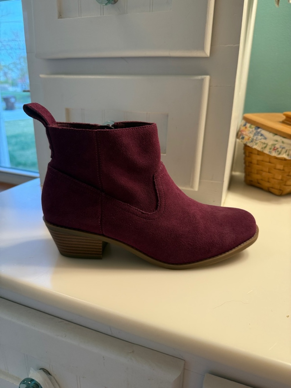 Vionic Plum Suede Chelsea Ankle Boots with Side Zip
